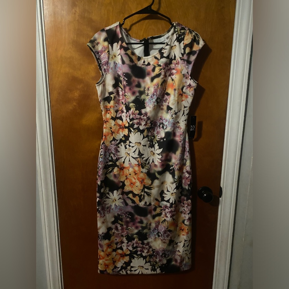 Beautiful stretch dress form New York and Company